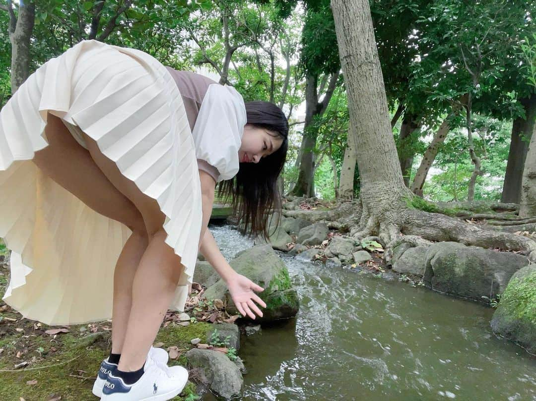 藍沢梨夏のインスタグラム：「この撮影はめっちゃくちゃ蚊に吸われた😭🦟💘 好き？？😚💋  #チラリズム #チラリズム探究家 #kwaii #美脚 #美女 #グラビアアイドル #japanesegirl #tokyogirl #gravure #instagravure #むちむち #portraitgirl #パンチラ先生」