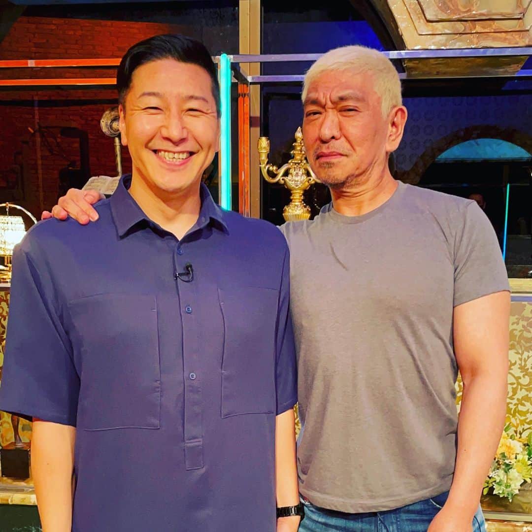 長田庄平のインスタグラム：「僕のキャプテンアメリカ🇺🇸  #家宝 #松本人志 #ダウンタウン #キャプテンアメリカ #アベンジャーズ #チョコレートプラネット #酒のツマミになる話」