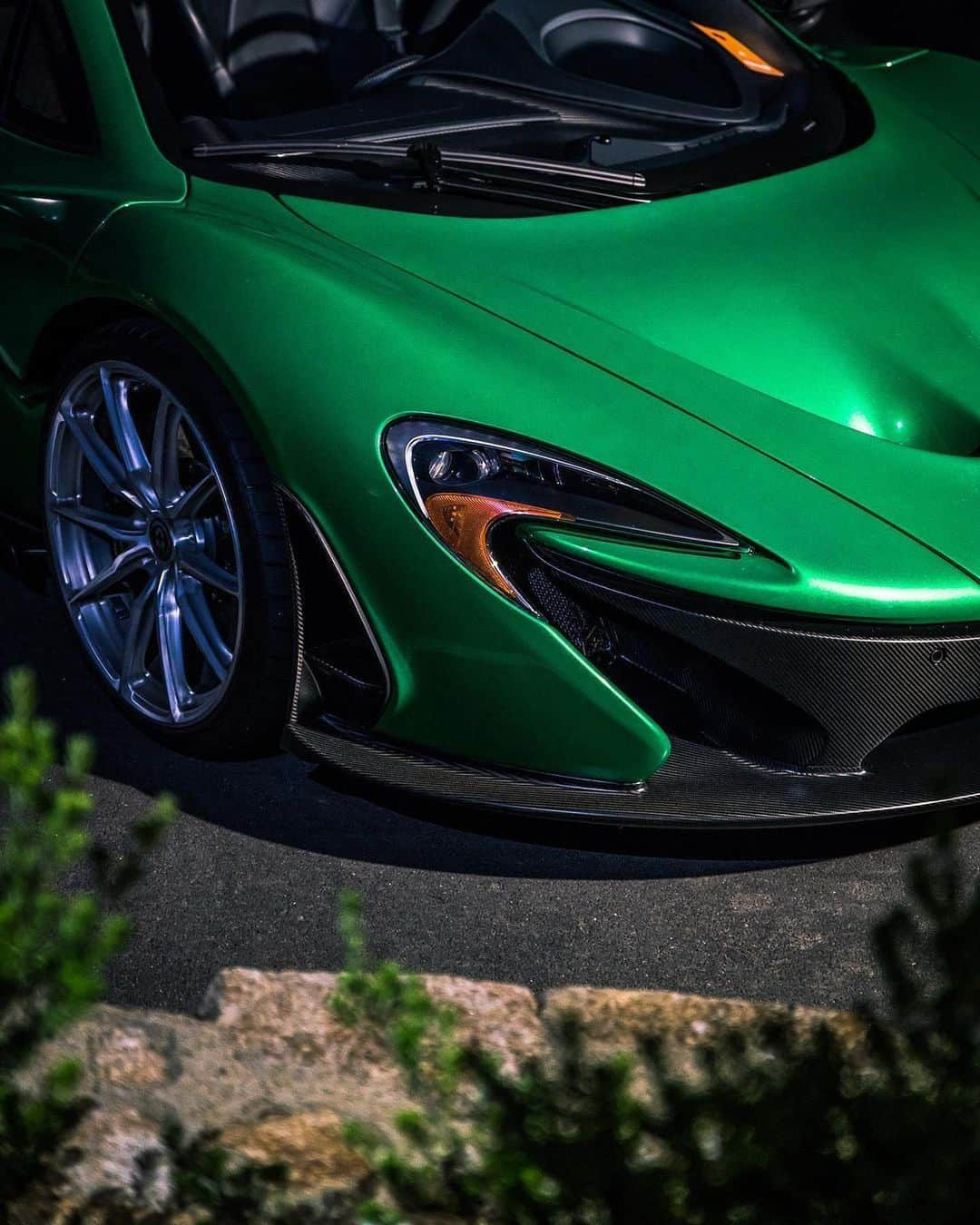 CarsWithoutLimitsさんのインスタグラム写真 - (CarsWithoutLimitsInstagram)「McLaren #P1 Photos @zachbrehl  #CarsWithoutLimits #McLaren」9月3日 23時37分 - carswithoutlimits