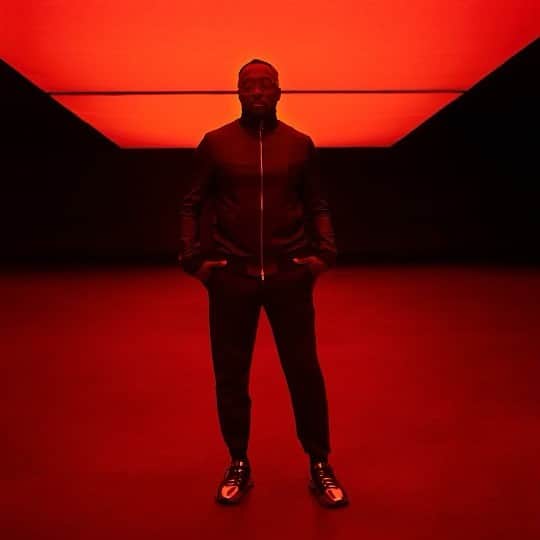 ウィル・アイ・アムのインスタグラム：「Passion + focus + dedication + networking + fearlessness + LOVE = awesome partnerships…  When I was in the ghetto I never would have thought I would one day be the ambassador of AMG…  You can’t spell will.i.AM Ambassador or @AMG with out AM…」