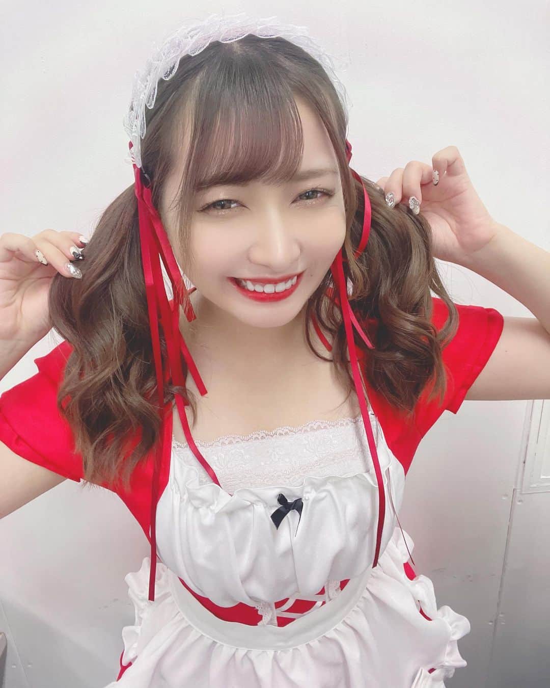 太田里織菜のインスタグラム：「. . メイドりおちゃん❤️❤️❤️ . おかえりなさいませ〜〜〜✩°｡⋆⸜(ू｡•ω•｡) . . #らぶどる #メイド服 #メイド #メイドコスプレ #メイドコス #コスプレ」