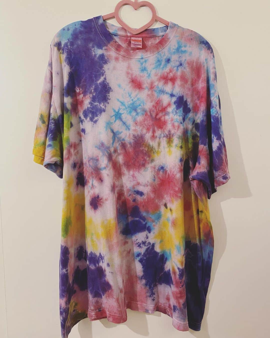 大谷雅恵のインスタグラム：「完全にこれは私の頭の中です。  #タイダイ #tiedye」