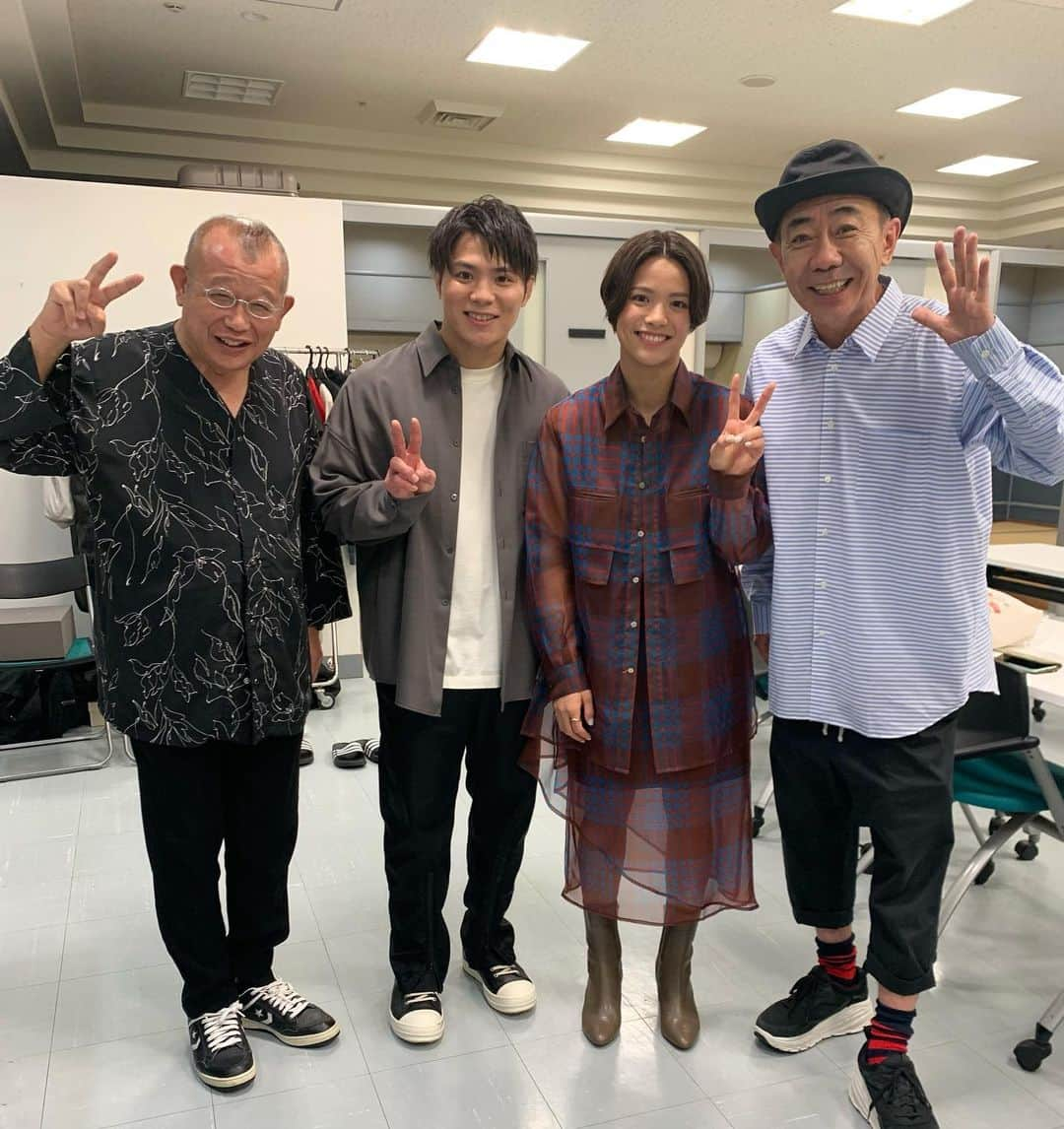 木梨憲武さんのインスタグラム写真 - (木梨憲武Instagram)「①TBSで瓶さん会いに行ったら金メダリスト阿部兄妹がいたー！！ キラキラしてたどー！ 瓶さんはじじーだった！！ なんやーキナシ！！ ウソですよべーさん！ ハハハ…(笑)  ②DDTプロレス ドラゴとハカ！！ Tシャツ買ってくださーい。 よーし！体きたえてもー一度リング予定！希望！？」9月4日 7時35分 - noritakekinashi_official