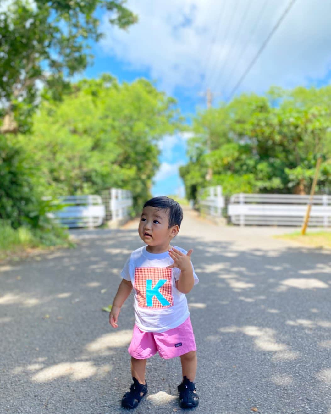Mai Wakimizuのインスタグラム：「あっちー！と汗かき男子♡この夏はいっーぱい汗かいた＼(^o^)／ #1歳#1歳1ヶ月#1歳男の子」