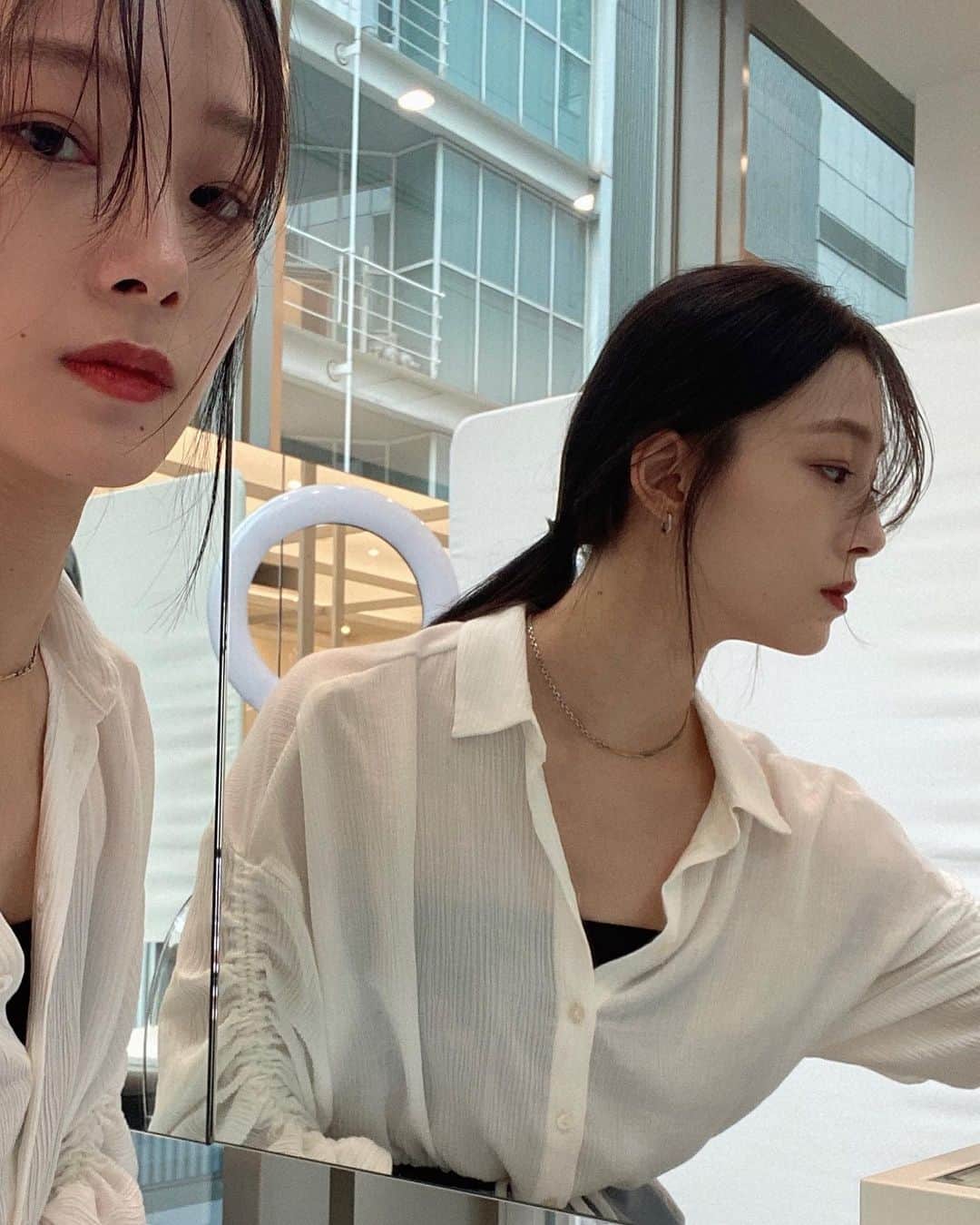 江田友莉亜のインスタグラム：「✂︎ @inomataakiko  前髪あると纏めたスタイルがいい感じになる🧸🤎」