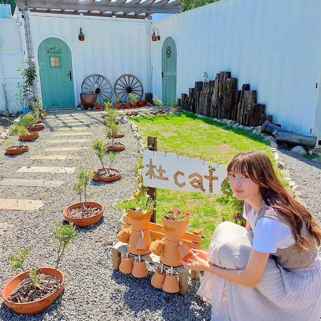 市ノ瀬アオさんのインスタグラム写真 - (市ノ瀬アオInstagram)「私の地元に新しくできたcafeに行った日☕️♡  とぉってもおしゃれなお店でテンション上がりっぱなしでした🙊  その写真をいくつかシェアシェア〜(*´∀`)♪  そしてね、最近嬉しいことがたっくさんあったんだっ💭💗  その中でも1番嬉しかったことが、人生初のファンレターをもらったこと！嬉しすぎて何十回何百回読んでます‼︎何回読んでも嬉しくて、読む度に「アオにもファンがいるんだ」、「期待に応えられるように頑張ろう🔥」って思います。 お手紙くださった方本当にありがとうございます🙇‍♀️  #市ノ瀬アオ #ミスセブンティーン2021  #821honey #cafe #ファンレター」9月4日 13時45分 - ao_ichinose_821