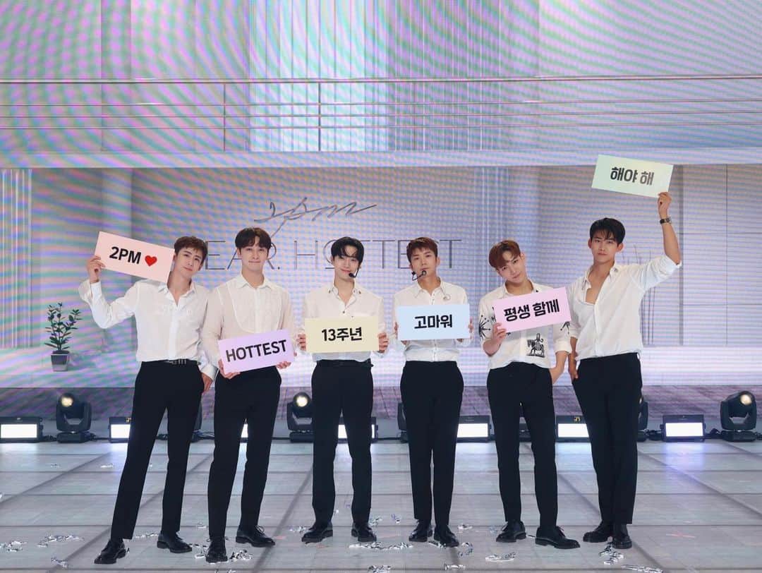 のインスタグラム：「2PM ❤ HOTTEST 13주년 고마워 평생 함께 해야 해  #핫티위크끝 #HOTTEST #고생했어요✨ #투피엠의_열세번째계절 #Dear2PM13Years #2PM_Beyond_LIVE #레투스타그램」
