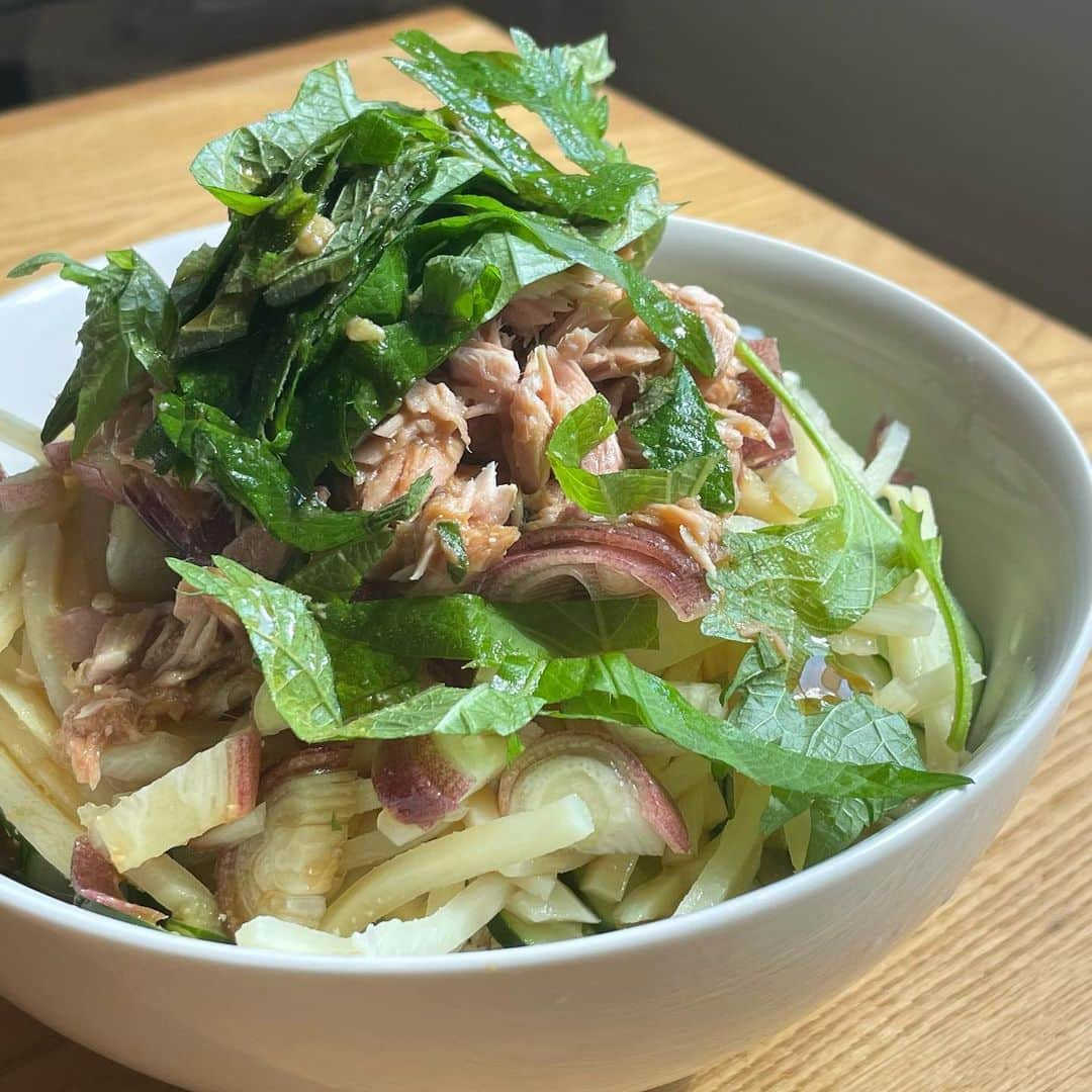 大友花恋さんのインスタグラム写真 - (大友花恋Instagram)「そろそろ、夏のご飯も食べ納めなのかな？🤔 秋の食材も美味しくて好きなので、楽しみです。 いも、くり、かぼちゃ！ （ところで、かぼちゃはいつの食材なのかしら？？）🍂🍂🍂」9月4日 17時08分 - karen_otomo