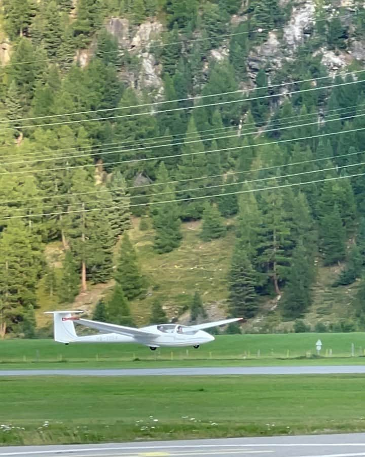 ミロスラヴァ・デュマのインスタグラム：「100% Electric plane, take off」