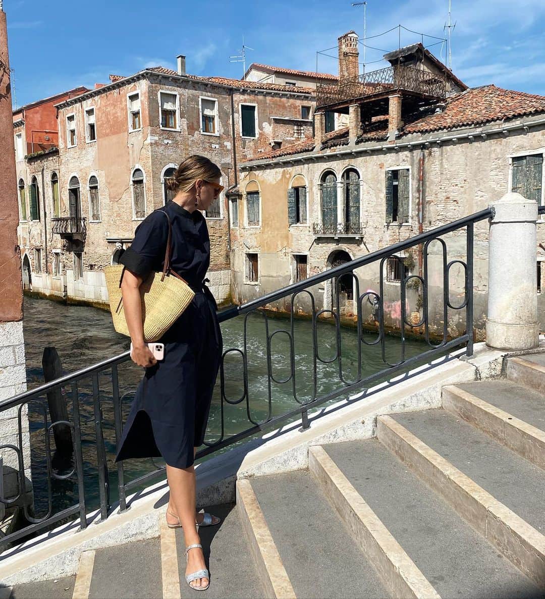 マリア・シャラポワのインスタグラム：「Magic hour, magic city 🤩」