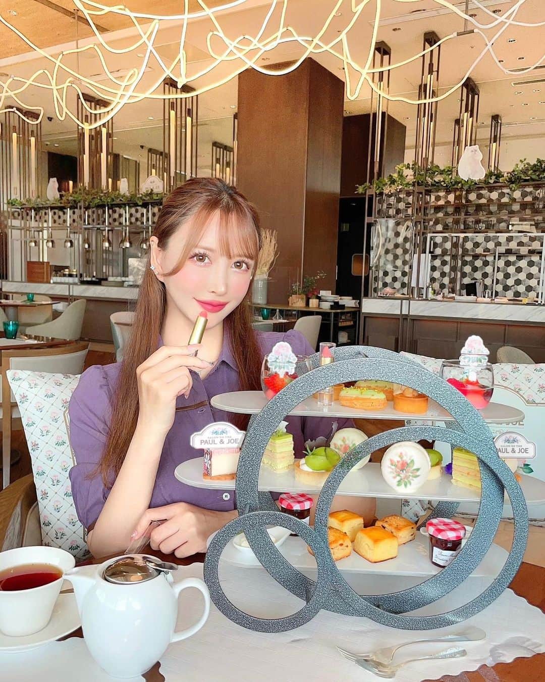 蘭子のインスタグラム：「【Paul & Joe Afternoon Tea☕️】 . 8/30〜10/17🐰 「SALON DE THE<PAUL & JOE> コラボカフェ🌼🌸 . かわいすぎんですか？😍💕 . これは行かねばと、 鼻息を荒くしながら初日に行ってきました😤❣️❣️ . お食事２品とデザートいっぱいの コースで贅沢です💓 . Paul & Joeのマスク入れも❤️ . これは行くべしです🎀 . . . . . 📍お台場 @hiltontokyo  8/30~10/17 . #お台場#お台場カフェ#アフタヌーンティー#アフタヌーンティー巡り#アフタヌーンティー部#東京アフタヌーンティー #東京カフェ#東京カフェ巡り #カフェ巡り#カフェ好きな人と繋がりたい#カフェ部 #カフェ活 #カフェスタグラム#おしゃれさんと繋がりたいい#おしゃれカフェ#おしゃれさんとつながりたい#おしゃれ好きな人と繋がりたい#映えスポット#映えスイーツ#映えカフェ#映え写真#グルメ#グルメスタグラム#グルメ女子#グルメ部 #グルメ好きな人と繋がりたい #グルメ巡り#写真好きな人と繋がりたい#paulandjoe」