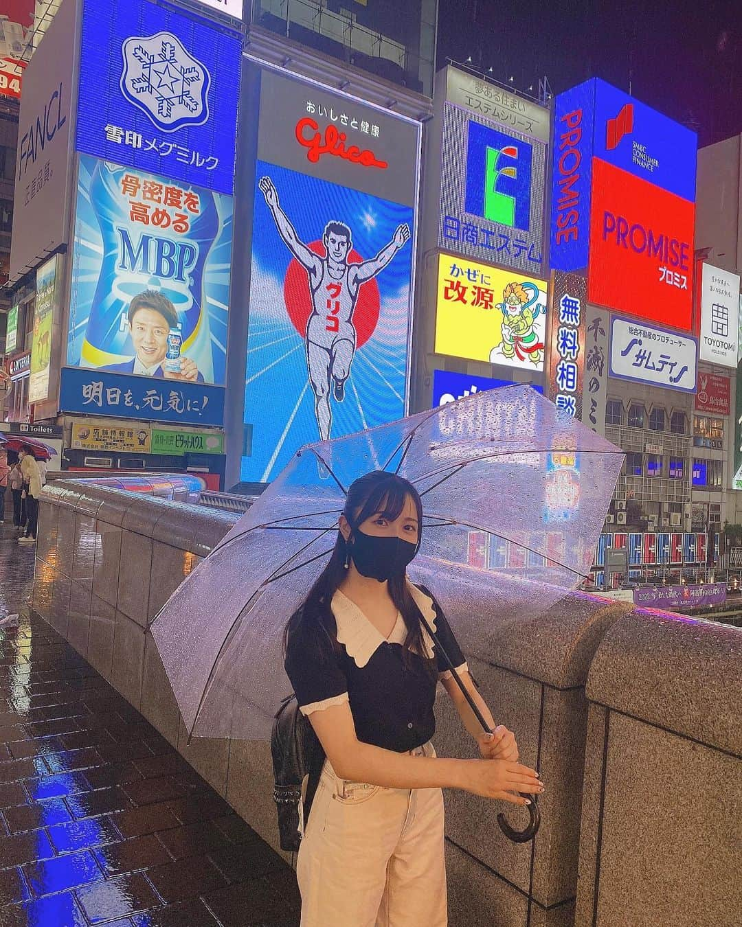 早川渚紗さんのインスタグラム写真 - (早川渚紗Instagram)「. 大阪遠征たのしかったよ～ぐりこ！ . . . #グリコ #心斎橋 #道頓堀 #大阪観光 #大阪観光スポット #freesmart #ホワイトパンツ #パンツコーデ #道頓堀橋 #グリコサイン #とんぼりリバーウォーク」9月4日 19時29分 - nagisa_hayakawa_