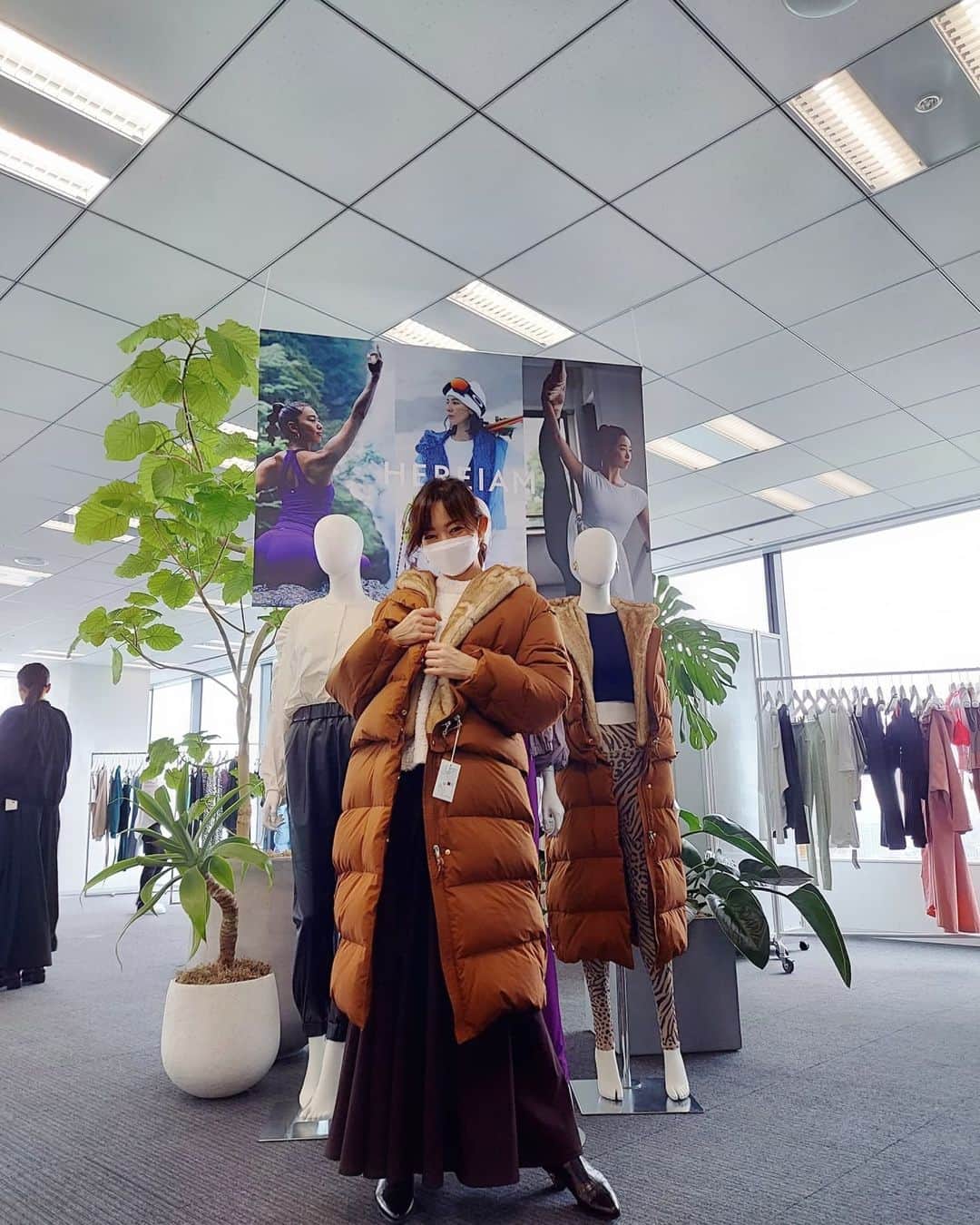 佐藤純さんのインスタグラム写真 - (佐藤純Instagram)「HEREIAM の展示会へ😊  @hereiam.official   @wakanozawa  ナオちゃんと行ってきました。  @nao_nao310  和香ちゃんのセンスがひかるお洋服がいっぱい。  ほんと全部好き❤️  ナオちゃんとあれこれ試着しまくりでした😊  展示会のあとは、ランチ。  ランチのあとは、お茶タイム。  ずっと喋ってた😁  #hereiam #ヘレイアム #wakanozawa #展示会 #ママ #ママモデル #モデル #mama #mamamodel #model」9月4日 22時41分 - junsatoidea