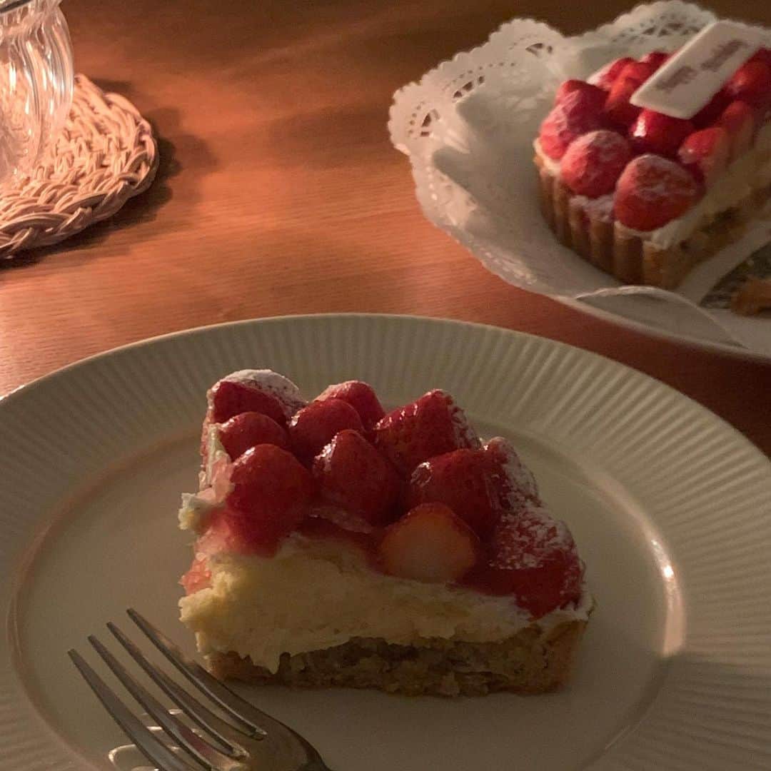 すずかのインスタグラム：「🍰✨」