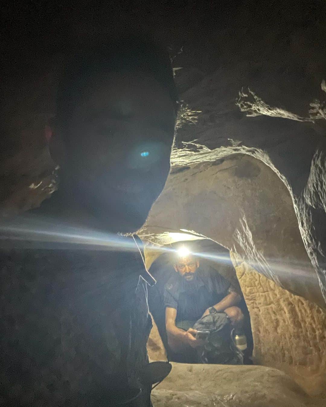 Jacob Simonさんのインスタグラム写真 - (Jacob SimonInstagram)「Watchu know about 2,000-year-old Israeli tunnels? (Quite a lot if you’re @guy_the_guide)」9月4日 23時21分 - jacobsimonsays