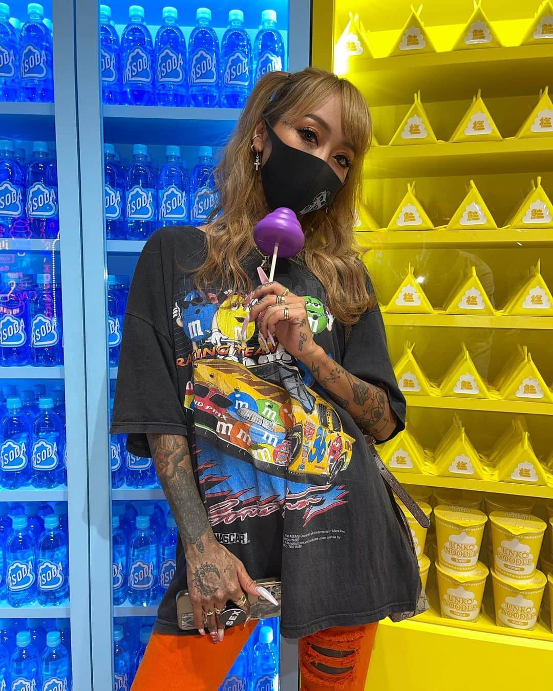 泉麻那さんのインスタグラム写真 - (泉麻那Instagram)「.  うんこミュージアム楽しかった💩 貸し切りだったからずっとうんこ堪能してた💩💜  コメントは💩❤️でいっぱいにして😈 💩だけじゃ色合い悪いから 💩に❤️とか可愛くしてね🥰 💩💜可愛くしてくれたらいいねしにいく🥳ww  #うんこミュージアム　#うんこミュージアムtokyo  #うんこミュージアムお台場」9月19日 17時48分 - izumana19890629
