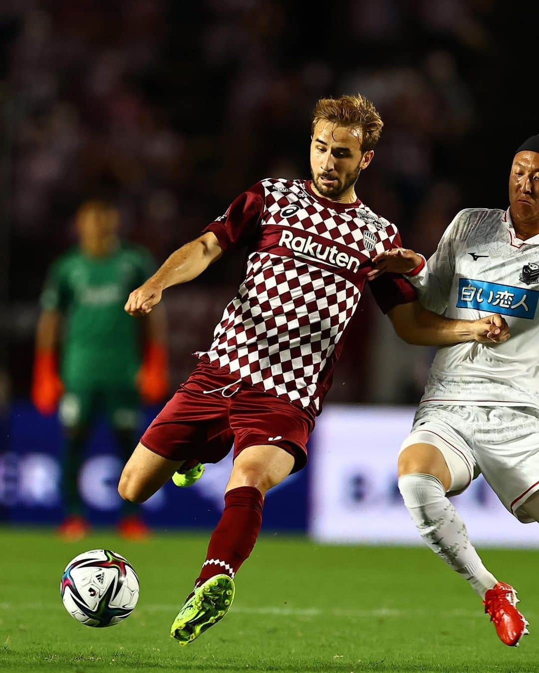 ヴィッセル神戸さんのインスタグラム写真 - (ヴィッセル神戸Instagram)「[MATCH PHOTOS] VISSEL KOBE vs. HOKKAIDO CONSADOLE SAPPORO  #vissel #visselkobe #ヴィッセル #ヴィッセル神戸 #Kobe #神戸 #WeAreKobe #KobeForeverForward #一致団結 #JLeague #Jリーグ #ユニバー #札幌」9月19日 11時24分 - visselkobe