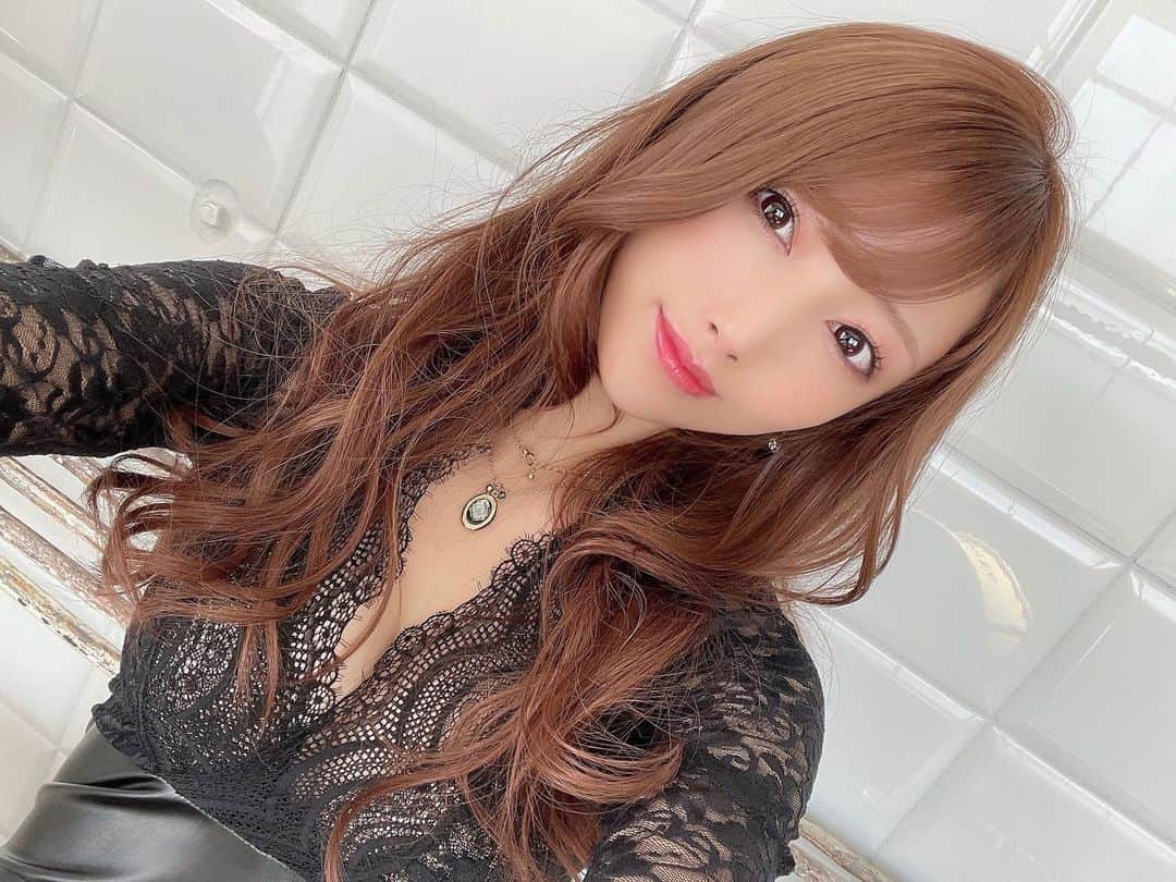 のインスタグラム：「💎5th Anniversary💎  本日5周年迎えました！！！ 本当にいつもありがとう 大好きでしかない。」