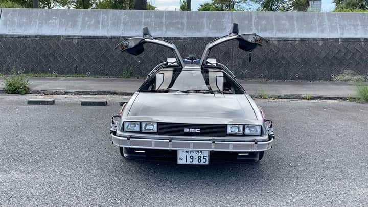 谷口信輝のインスタグラム：「BACK TO THE FUTURE のデロリアンに会ってきました。 これほど忠実に再現してあるマシンは他にはないでしょう。 #backtothefuture  #delorean  #劇場車 #凝り方ハンパない」