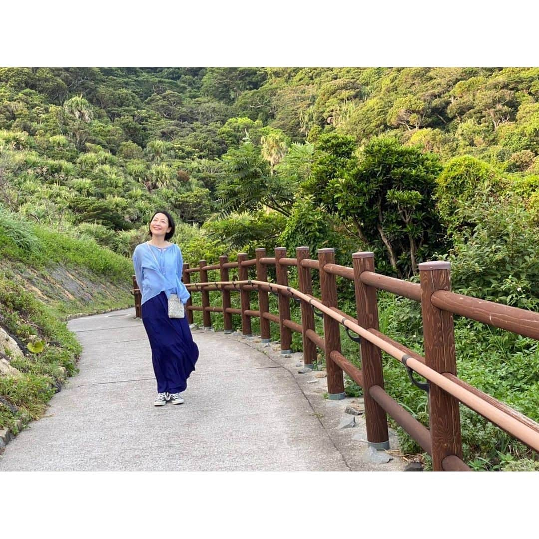 羽田美智子さんのインスタグラム写真 - (羽田美智子Instagram)「昨日は『朝だ！生です旅サラダ』ご覧いただいてありがとうございました。  昨日のワンピースとロケ中の衣装はどちらのですか？とのお問い合わせがいくつかありましたので、記しておきますね！  #neQuittezpas #Saramallika #COHINA #GRACECONTINENTAL  さっきお父さんこと伊東四朗さんからも『衣装パーフェクト👍』とメールをいただきました💕  嬉しいですね🥰  神田さんとは14年ぶりの再会。 そんなにたつの？と笑いながらも、ぜんぜん変わらないね、よい歳の重ね方してるね、と誉めていただきました✨✨  若い頃を知っててくださってる先輩の存在は本当に有難いですね💕  #旅サラダ」9月19日 15時42分 - michikohada