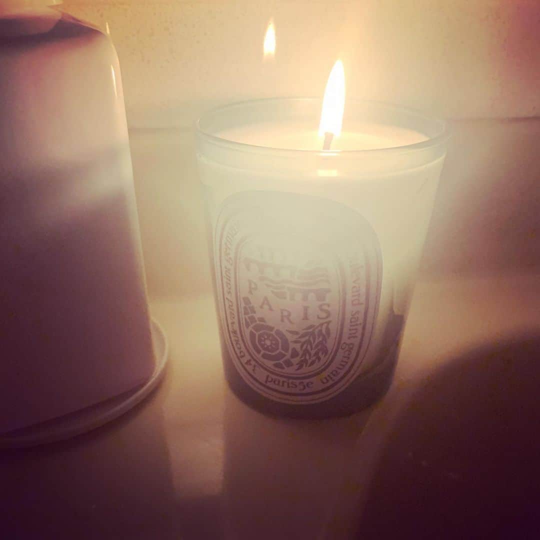 LiLyのインスタグラム：「📕&🕯  #paris @diptyque」