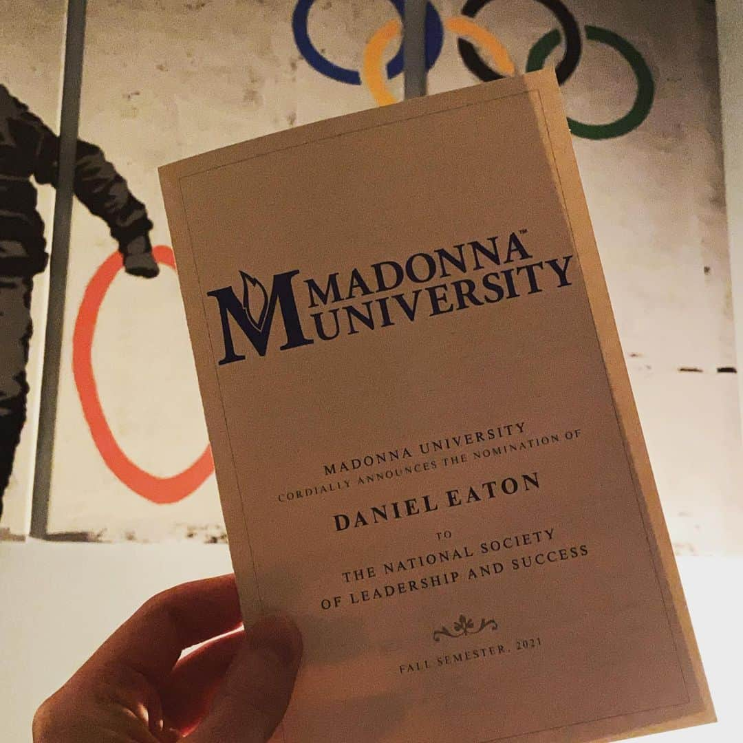 ダニエル・イートンのインスタグラム：「Never in my life have I experienced a feeling as gratifying as this! #nsls @madonnauniversity thank you 😊 🥲#imdoingit」