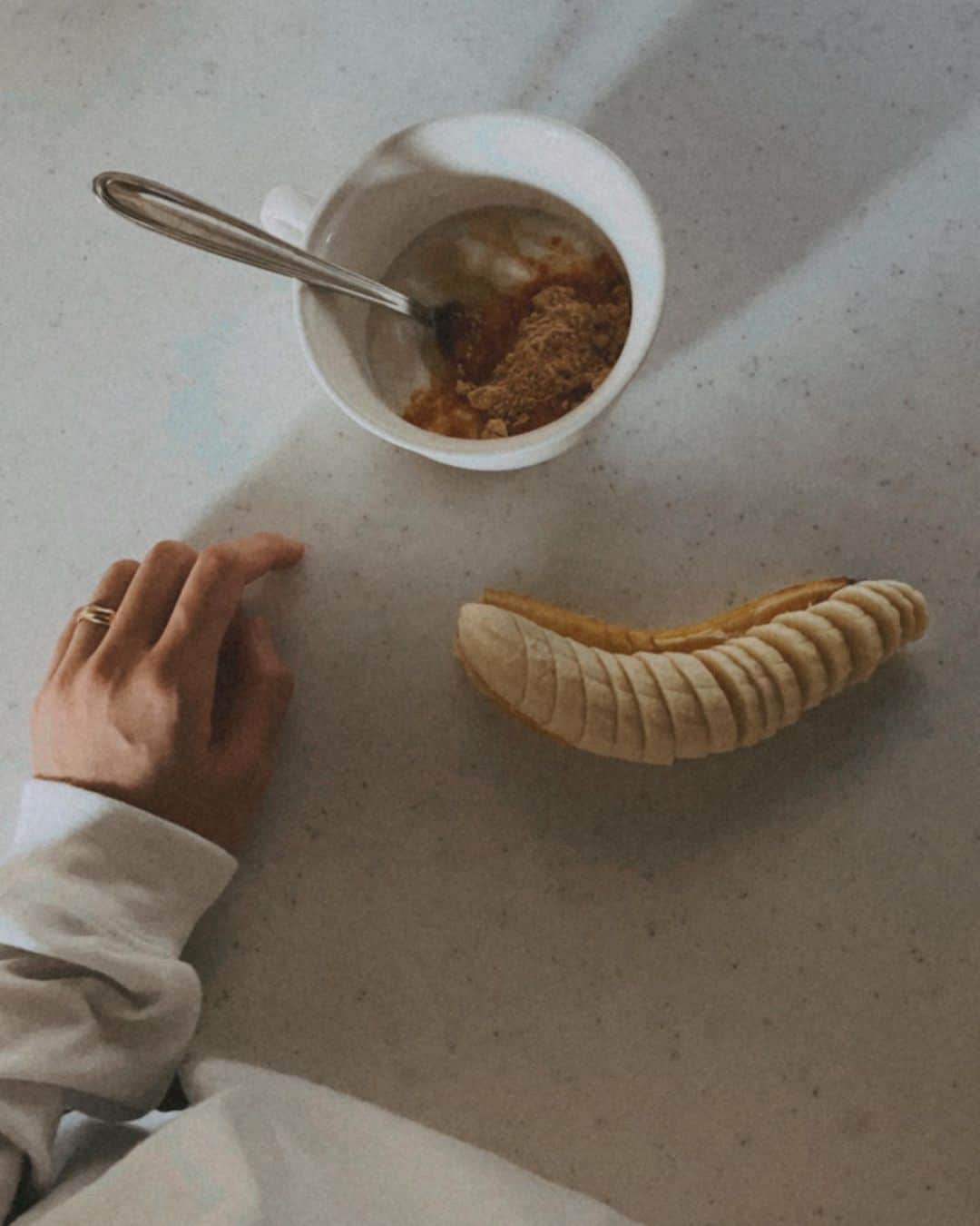 小屋春菜のインスタグラム：「ひさびさ静かな朝☕︎」