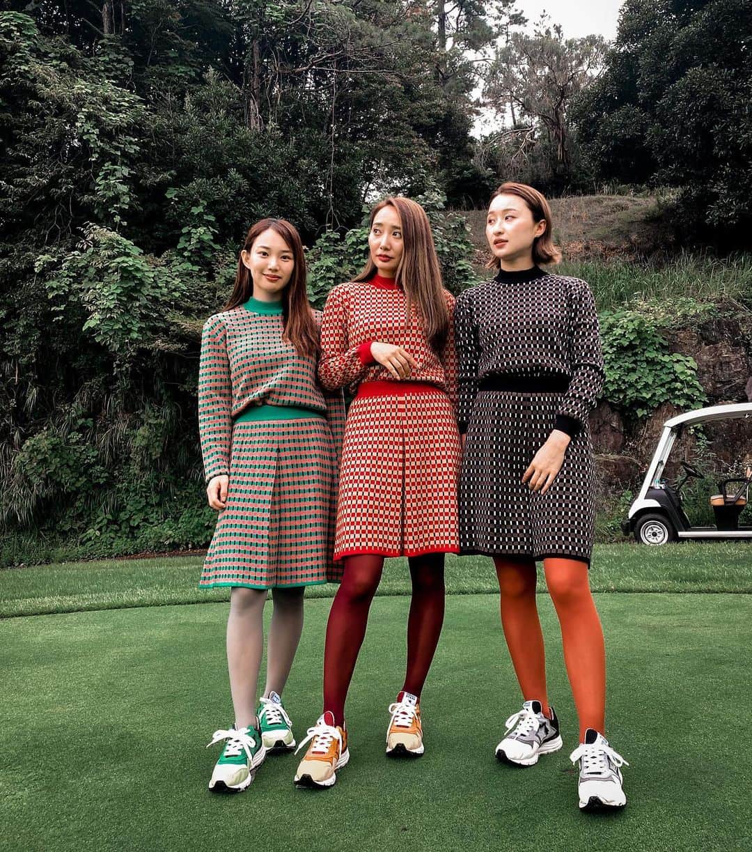 のインスタグラム：「おはようございます⛳️ 昨日は @herg_olf のAW撮影🍂 普段着でもいける、むしろ普段着で着たいくらい心地いいウェア☺️  このレトロな感じも可愛かったな〜⏳ 写真と動画また来たら載せよ🪵  そして今日は別のブランドの撮影です📸  #ゴルフ女子 #ゴルフ男子 #ゴルフコーデ #スポーツ女子  #ゴルフウェア #スポーツ #golf #골프 #골프스타그램 #골프장 #라운드 #골프스윙 #골프사랑 #골프레슨 #아이언샷 #스크린골프  #トレーニング #トレーニング女子 #筋トレ #筋トレ女子 #golfstagram #golfswing #girlsgolf #golfer」