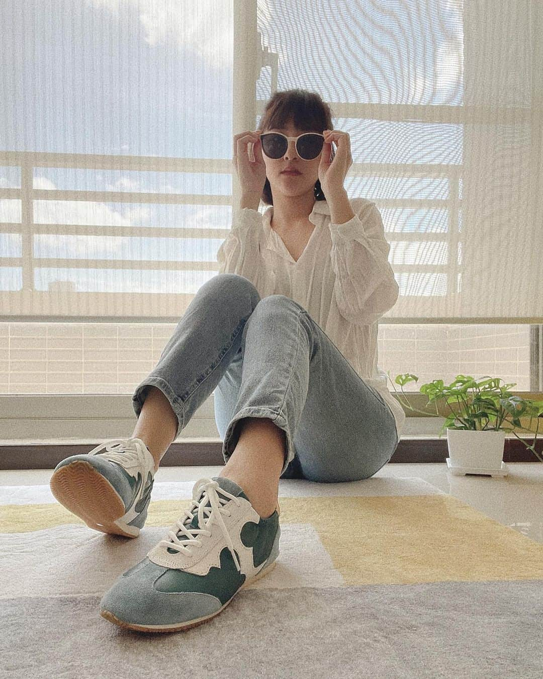 峮峮さんのインスタグラム写真 - (峮峮Instagram)「🐱‪‪‪𓂃 𓈒 -  👟 @toryburch  #torysport」9月5日 18時22分 - qun_04