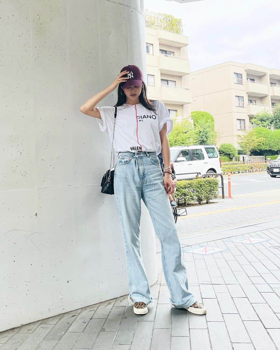 倉松すみれのインスタグラム：「きょうの私服。 ⁡ ⁡ 🧢 @47japan  👕 @valenciano_by_kelme  👖 @zara  👟 @vansjapan  👜 @maisonmargiela  ⁡ ⁡ ⁡」