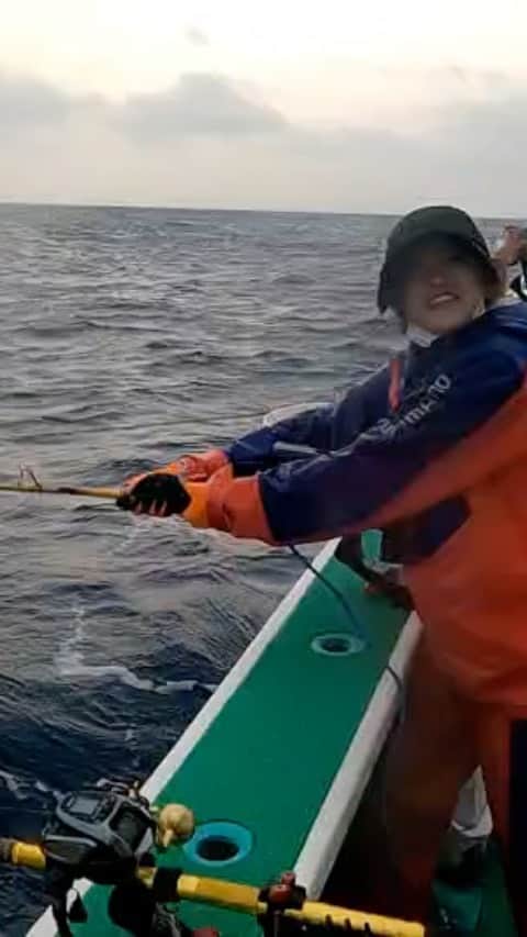 里美ゆりあのインスタグラム：「やっと釣れました！」