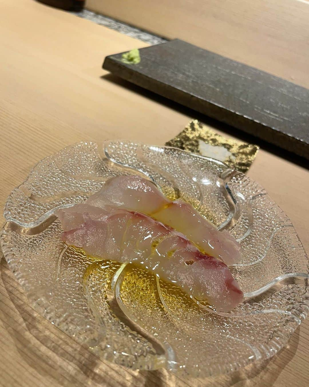 サキ吉さんのインスタグラム写真 - (サキ吉Instagram)「可愛いいい！😭❤️ 何度見ても可愛い🥲💕 この前のなぎちゃんとクレアママと HERMES会しました🍊💕 この日はピンクバッグ合わせ✨ ． そして二枚目✨ 初めてエンリケちゃんのお寿司へ🍣 エンリケちゃん優しいし美人さんすぎた🥲❤️✨ お寿司も美味しくて話弾んじゃって🤣💥 あっという間の時間でした💓 ． リフレッシュできた1日だったよ❤️ またお仕事がんばろっと🍊 ． #hermes  #birkin25  #kelly25  #minikelly  #minikellybag  #kelly20  #鮨エンリケ  #銀座鮨  #銀座グルメ #銀座ディナー #寿司スタグラム  #エルメス好きな人と繋がりたい」9月5日 14時45分 - sakikichi1201