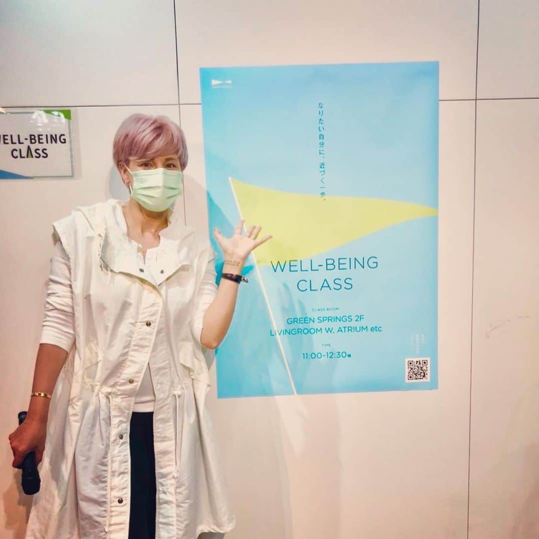 梅宮アンナさんのインスタグラム写真 - (梅宮アンナInstagram)「昨日は @greensprings_view にて、  @wellbeingclass に来てくださってありがとうございました😊💕  毎回私のセレクトで、  お土産を参加者の方々に、持って帰ってもらいまして💕💕  CHANELのコットン私は大好きで💕💕  普段私が使っているモノをお土産にしています💕 集めるのちょっと大変でした😅😅  そして、  普段愛用する、おしぼりも〜💕💕  こちらは、 @tobuchemical 様より  ご提供頂きました✨✨  ありがとうございました 💕💕  今回は、今、私が取り組んでいる事を報告したり、美容を軸に、  お話を展開して😊  毎回恒例のジャンケンは、盛り上がります👍✨  ジャンケンでは、  @lekarkacosme さんの商品をプレゼント🎁して😊  皆さん、楽しんでくれたみたいでした💖💖💖👍  また、こちらで、是非  @wellbeingclass やりたいなーと思います。  立川は、大変緑が多くて、私好きですね👍👍👍✨✨😊  @soranohotel も素敵です✨✨  昨日は、ランチを頂いたりして✨✨✨  昨日も、大変楽しく、  来てくれた皆様と共に  いい時間を過ごす事ができました😊😊  このイベントに携わった全ての方に、感謝いたします😊😊  ありがとうございました❣️  #立川グリーンスプリングス  #イベント #ファンとの繋がり  #ありがとう」9月5日 14時54分 - annaumemiya