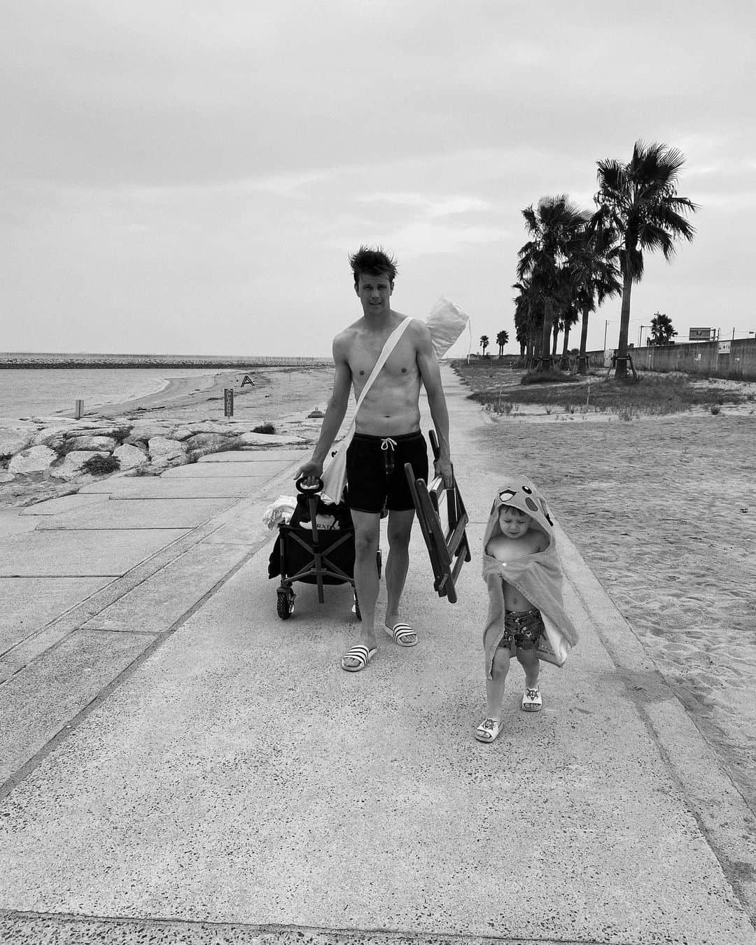 リアノン・ランゲラック（ミッチェル・ランゲラックの妻）のインスタグラム：「Happy Fathers Day Daddy @mitchlangerak ❤️❤️❤️ You’re the best. We love you so much!!!!」