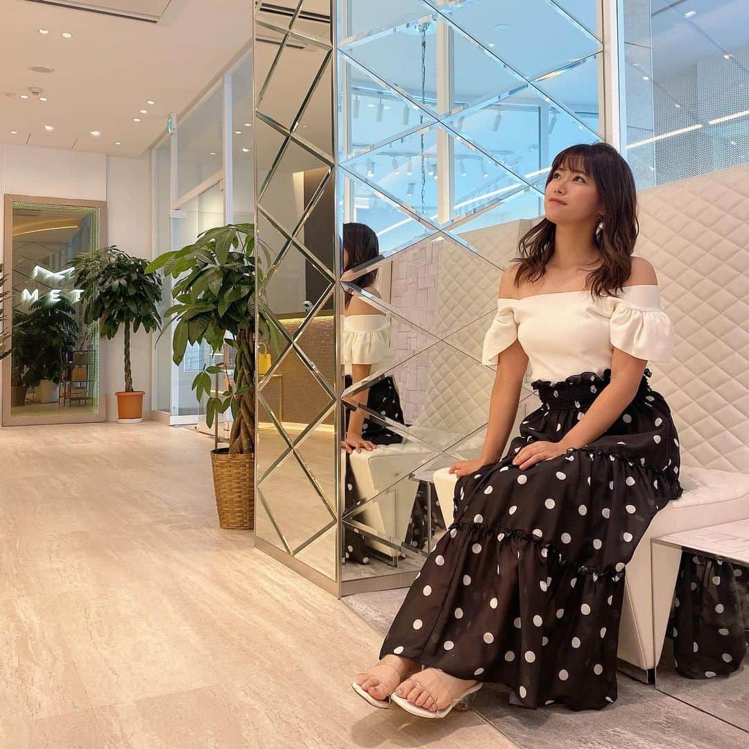 山内鈴蘭さんのインスタグラム写真 - (山内鈴蘭Instagram)「ゴルフで日焼けしたあとは…🧚‍♂️💘 ． @met_beauty_clinic  いつもお世話になっていますメットビューティークリニック⭐️ ． ⭐︎白玉点滴 ⭐︎ピーリング ⭐︎ENVIRONケアアイテム ． アフターケアが本当に大切だなぁ😮‍💨とお世話になってからつくづく思います⭐︎ いつまでも可愛く楽しくゴルフしたいな💘 ． ． #metbeautyclinic #表参道 #美容院 #美容クリニック #私服 #ootd #白玉点滴 #ピーリング #エンビロン #environ #ビタミンA」9月5日 17時00分 - xxsuzuranxx