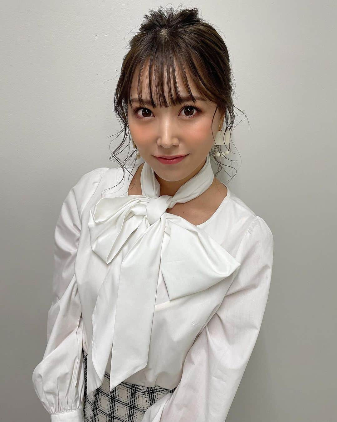 白間美瑠さんのインスタグラム写真 - (白間美瑠Instagram)「#関西コレクション　 ファッションステージ③ #miia さん終わりました🎀 ・ 今回は、なんと、、トップバッターで歩かせて頂きました❤️大きいリボンが首についた可愛いお洋服❤️ ・ 次のステージ〜➡️」9月5日 17時53分 - shiro36run