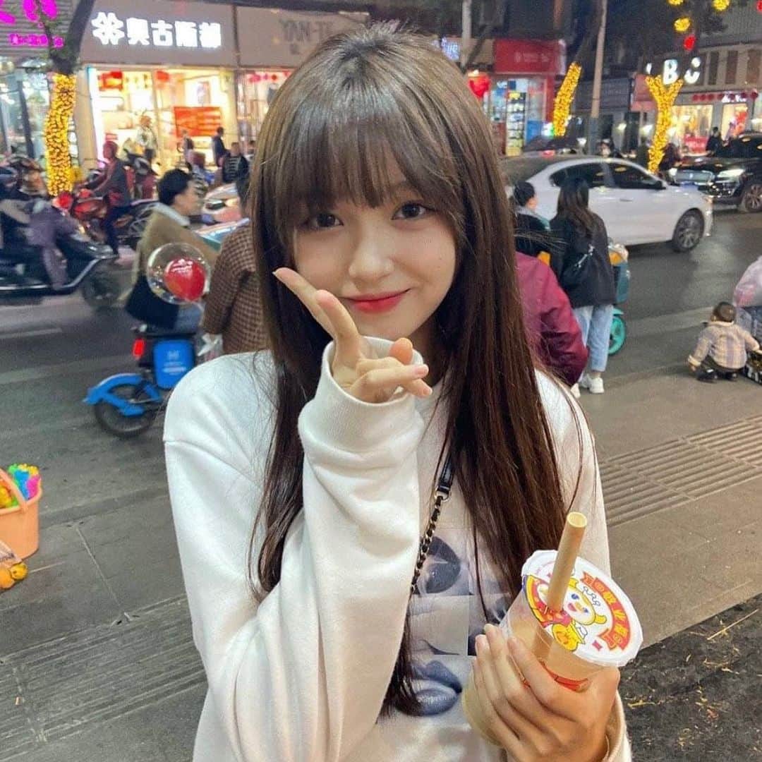 星來のインスタグラム：「スマイルガール 降臨。 #笑顔 #スマイル #ピース #ガール #可愛い #彼女感 #いいね返し #インスタ映え #instagood #instalike #f4f #l4l #likeforlikes #likeforfollow #いいねした人全員フォローする #お洒落さんと繋がりたい #美男美女と繋がりたい」