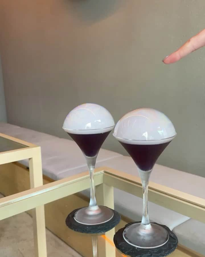 古関れんのインスタグラム：「🍸🍒 ⁡ ノンアルコールバー♡ ノンアルしかでてこないおみせ 宇宙にできた最初のバーがコンセプト オープンしたときから気になってて やっといけた、かわいい ⁡ #六本木カフェ #0pcttokyo」