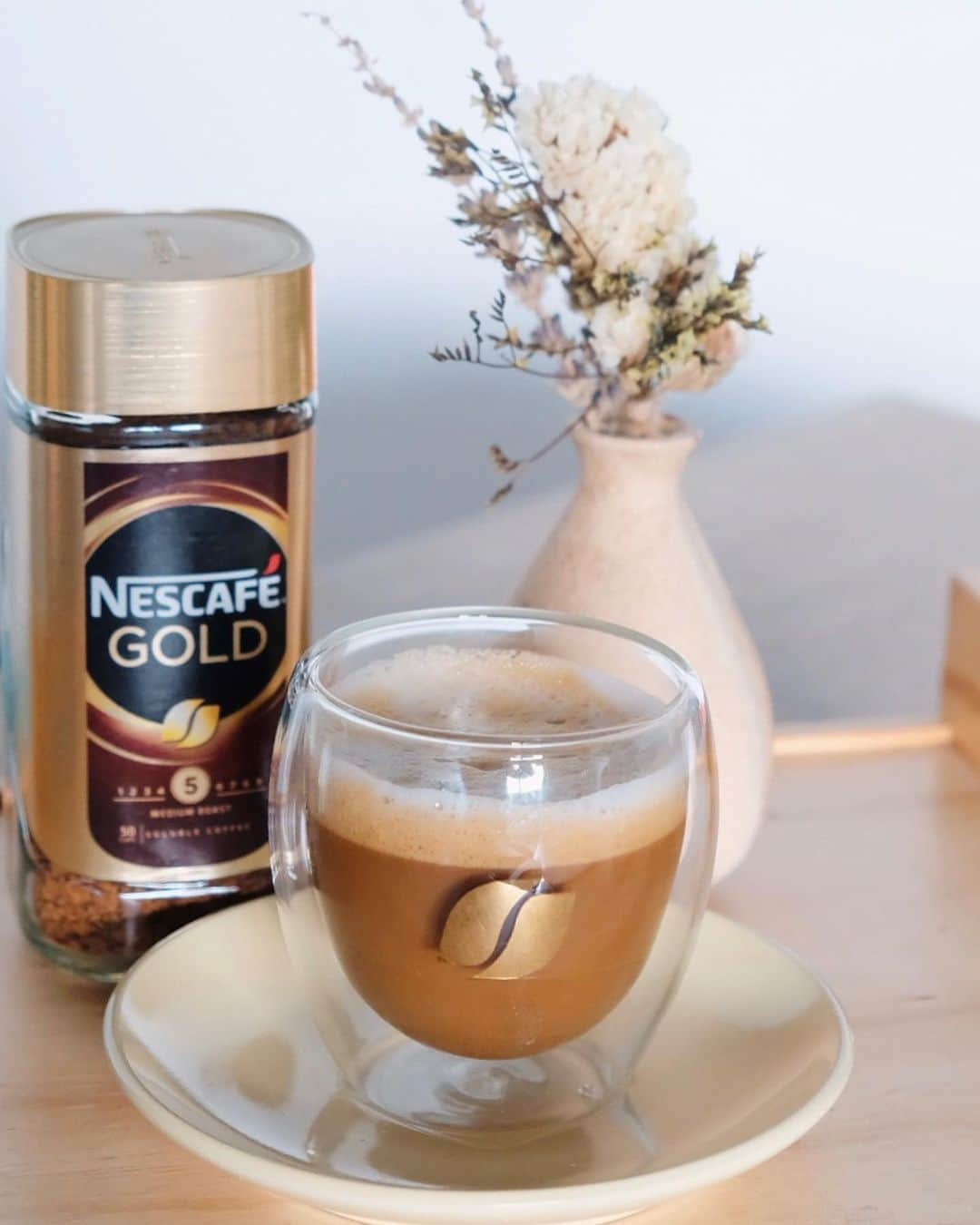 NESCAFEさんのインスタグラム写真 - (NESCAFEInstagram)「Coffee aesthetics☕🤎 A truly beautiful way to start your morning on the first day of Autumn💫 A big thanks to @bellajaeger for sharing this photo with us❣️」9月5日 23時00分 - nescafe