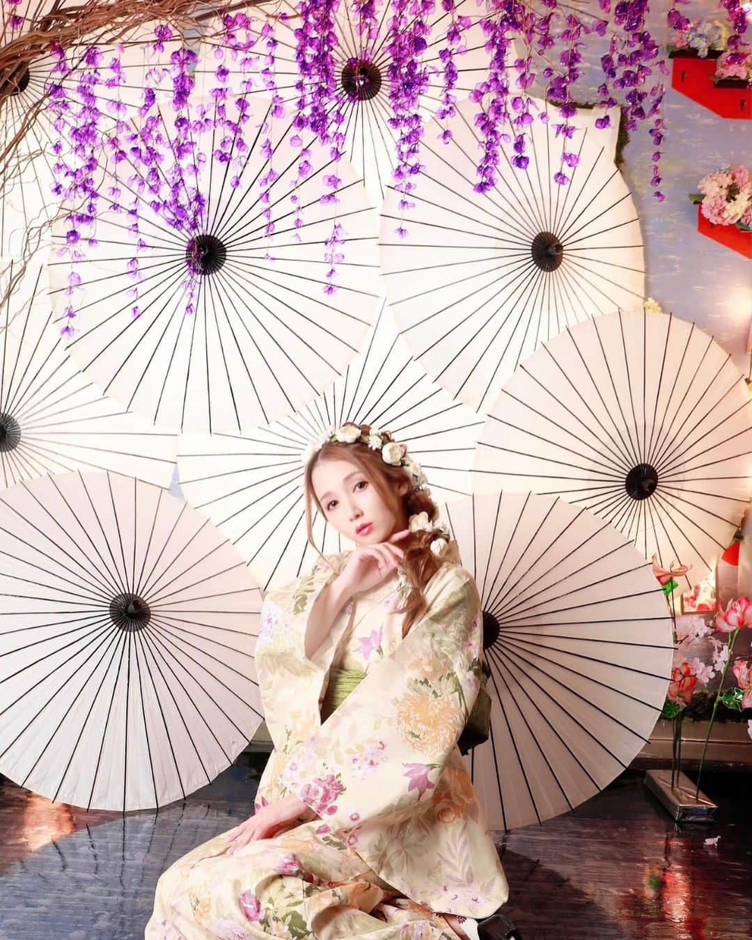 友田彩也香のインスタグラム：「浴衣デートしょ💐☺️💭 ⁡ ⁡ Photographer：@keisukehigure ⁡ ⁡ 友田彩也香オフィシャルファンクラブ🏰👸 https://fantia.jp/fanclubs/62661 ⁡ ⁡ #インスタグラビア #instagravure #Japanese #japanesegirl  #asian #asiangirl #asianwoman #asianstyle #sexy #Photo #gravure #shooting #photographer #ootd #flower #浴衣 #official #Fanclub #Fantia #ファンティア  #follow #followme」