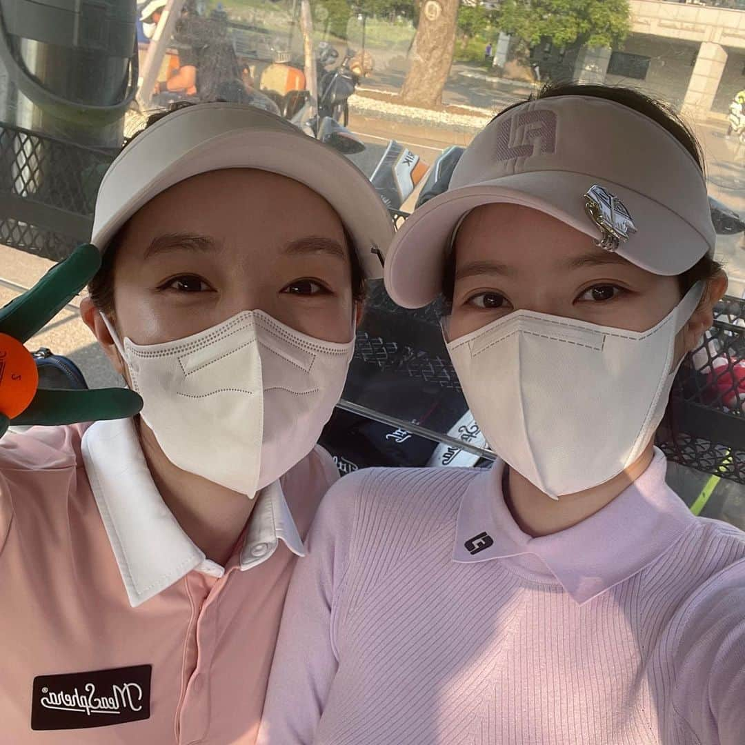 イム・スヒャンさんのインスタグラム写真 - (イム・スヒャンInstagram)「드디어 첫 라운딩 🏌️‍♀️ 열심히 뛰어다녔지만….  @miniminiya_ 미니골프님과 함께해서 행복했답니다❣️」9月6日 13時14分 - hellopapa11