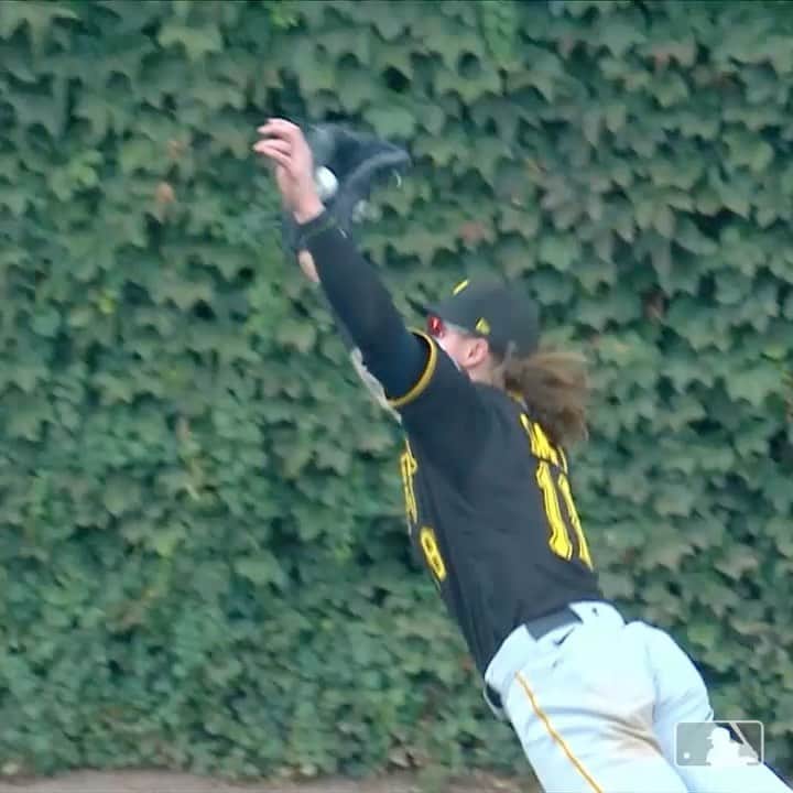 ピッツバーグ・パイレーツのインスタグラム：「BEN GAMEL JUST MADE THE CATCH OF THE YEAR!!!」
