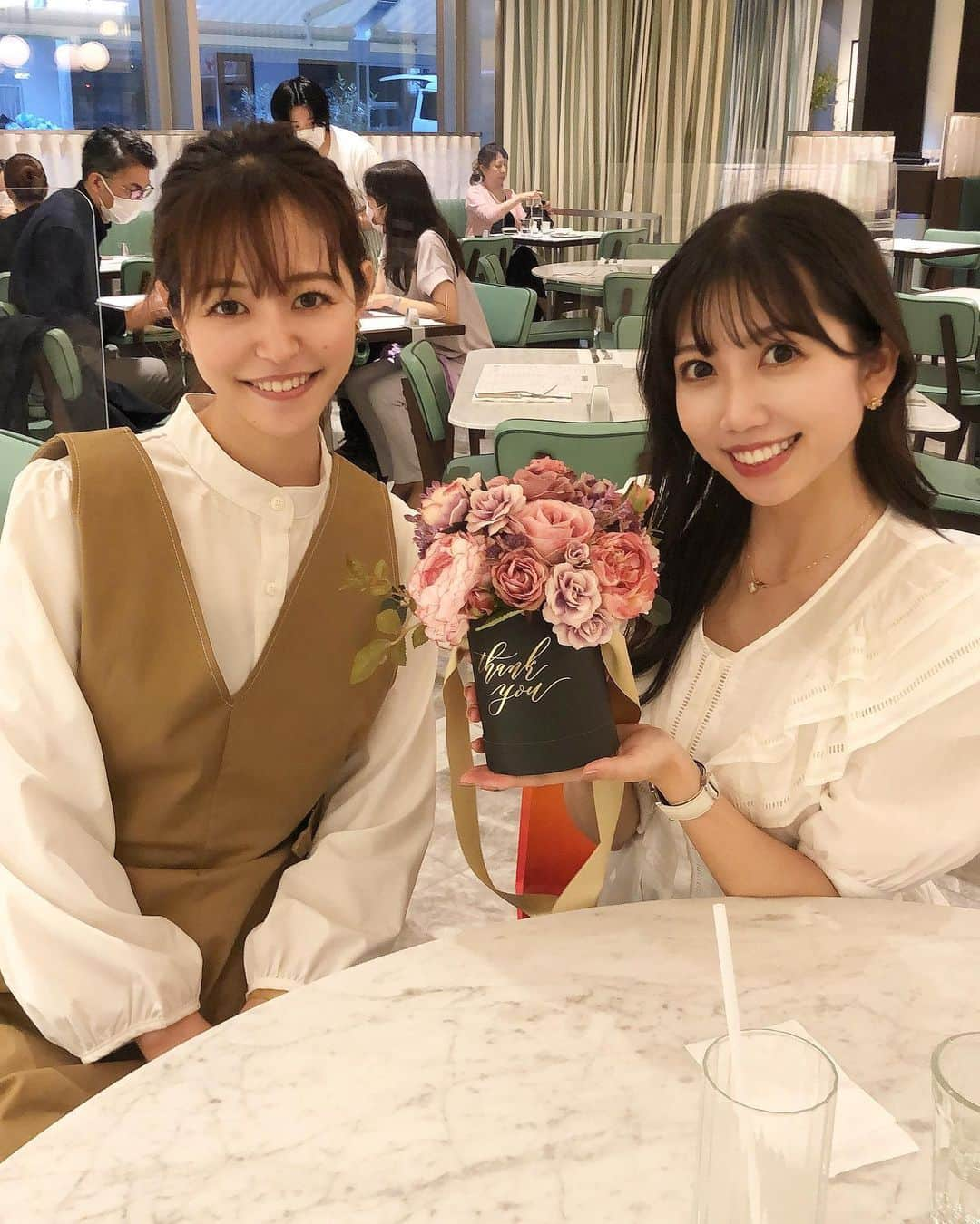 黒田菜月さんのインスタグラム写真 - (黒田菜月Instagram)「心のこもったお花💐💖 #TBSニュース #衣装 #ヘアメイク #女子アナ #女子アナヘア #女子アナメイク #女子アナコーデ @snidel_official  #スナイデル #私服 #秋コーデ  . #注文したお花が完成 #インテリアフラワー  #アーティフィシャルフラワー  #大東和華子 アナ @hana__flowerdesign  #花のある暮らし  #プレゼントにピッタリ  #くすみピンクのブーケ  #理想通りの仕上がり  #想像以上のかわいさ  #ありがとう💓」9月6日 7時32分 - nyaaatsuki_krd