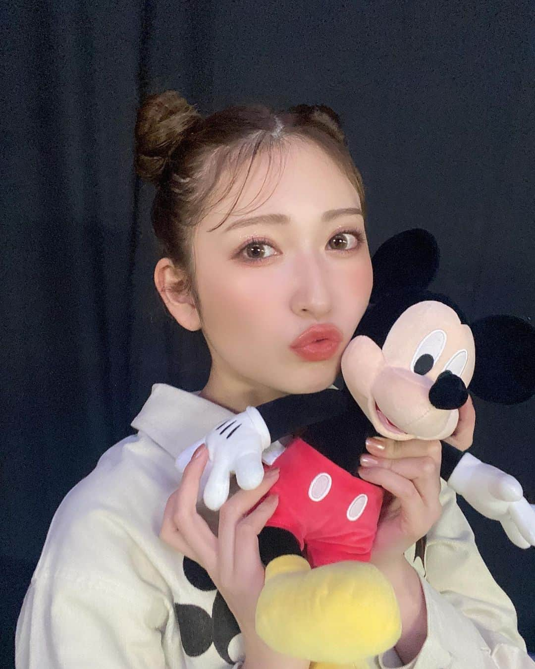 吉田朱里さんのインスタグラム写真 - (吉田朱里Instagram)「#関西コレクション　 ディズニーいっぱい🏰🤍🐭  4GEEKs by SPIRALGIRL  パニカムトーキョー82comb  ディズニー★JCBカード  25歳には見えないわね😗笑」9月6日 8時52分 - _yoshida_akari