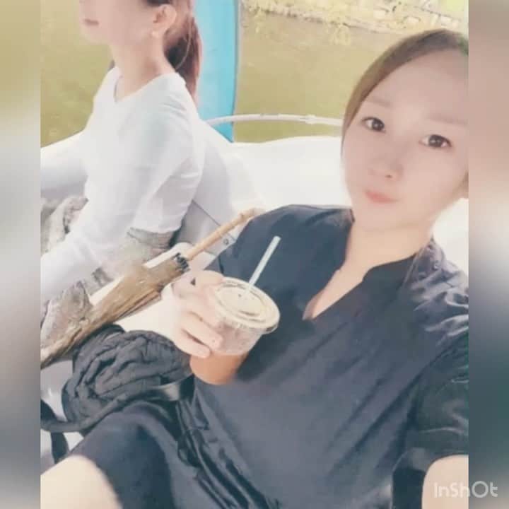 のインスタグラム：「🦆♥️ #石神井公園 足こぎボート筋トレになる🔥 素っぴんでもアプリあるから無敵だね😎👍笑」
