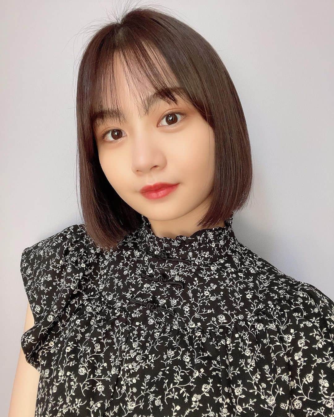 のインスタグラム：「ちょっと髪伸びた☺︎  #安村真奈 #ボブ」