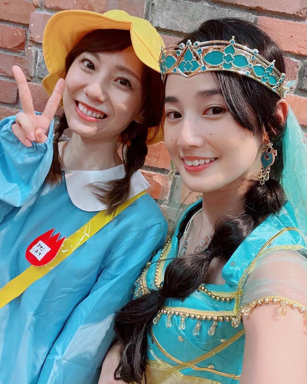 高嶋香帆のインスタグラム：「ゆまちゃんとインスタライブからのfaniconライブを致しました。 faniconの方ではお互いに着て欲しいコスプレをプレゼントし合いました☺️  ゆまちゃんと言えば私の中では園児！ 園児コントが可愛くて大好きなんです🥰  私はジャスミンのコスプレだったよ👸可愛い！  ご視聴して下さった皆様、ありがとうございました。 また12月にクリスマス配信出来たらなと企画中です。 次回はfaniconライブのみで、会員でない方も見て頂けるようにチケットを準備しようかと考え中です！☺️  お楽しみにー🥰」