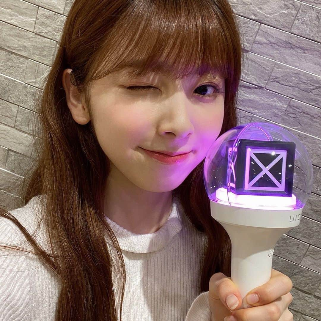 NiziUさんのインスタグラム写真 - (NiziUInstagram)「早くWithUのペンライトが見たいなぁ!! 🧡💎💜💛🤍💚❤️💗💙 ・ ・ 빨리 위쥬의 응원봉 보고 싶당 🧡💎💜💛🤍💚❤️💗💙 ・ ・ #niziu  #withu  #miihi  #🐰🍞」9月6日 21時10分 - niziu_artist_official