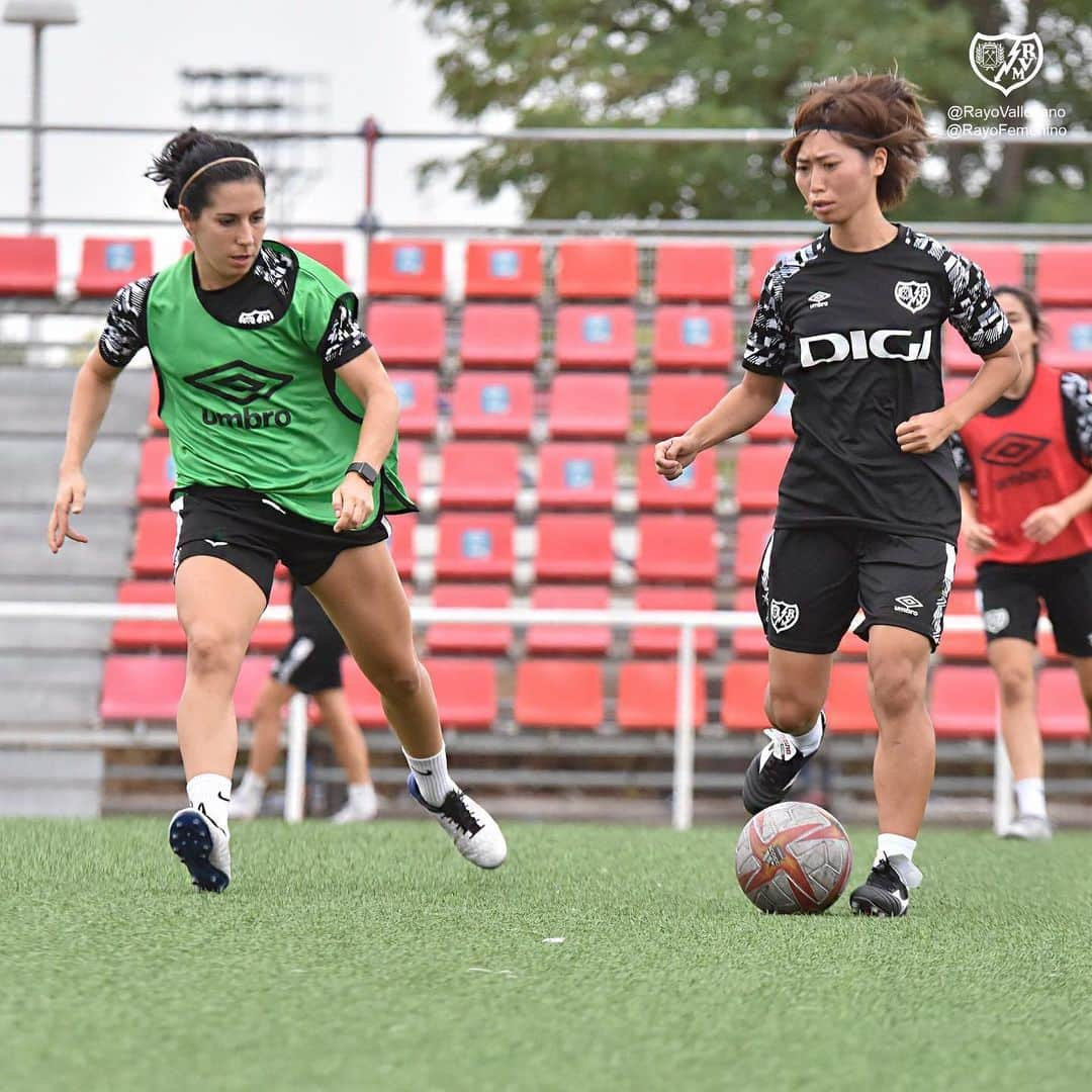 田中陽子のインスタグラム：「Día de primero entrenamiento co el equipo 😆🔥  初トレーニング🙌  #rayovallecano #entrenamiento #lunes #トレーニング #初日」