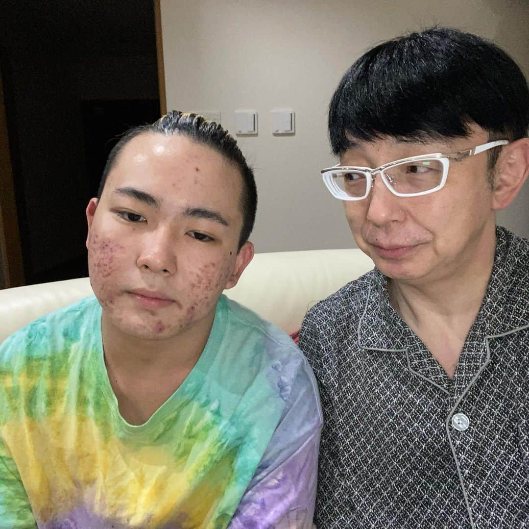 木下博勝さんのインスタグラム写真 - (木下博勝Instagram)「おはヨネスケ 昨夜は、模試の成績が予想より悪かった息子と、話し合いました。 公立高校受験の最大の重要期間である二学期を、いかに過ごすか。難しいですが、生活スタイルを改善して、受験生になり切る、当たり前の事しかアドバイス出来ずに、イマイチな父親で情けなかったです。（涙） 具体策は、専門家に委ねる形になりますが、僕が息子にしてやれる事を最大限やってあげようと思います。 ジャガーさんの手料理は、美味しかったです。 今日も一日笑顔で元気に頑張ります！  さいたま新都心ジャガークリニックでは、事務スタッフ、ナース、看護助手、を募集しております。 詳しくはクリニックHPをご覧頂くか、saitamajaguar@gmail.comまでお願いします。  #さいたま新都心ジャガークリニック #さいたま新都心　#北与野　 #さいたまスーパーアリーナ #さいたま市　#中央区　#与野　#さいたま県 #小児科　#内科　#外科 #ジャガーファミリー #ジャガー横田」9月7日 9時02分 - hirokatsu_kinoshita